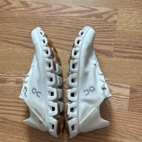 On Running Cream Cloud Sneakers - Picture 6 of 8